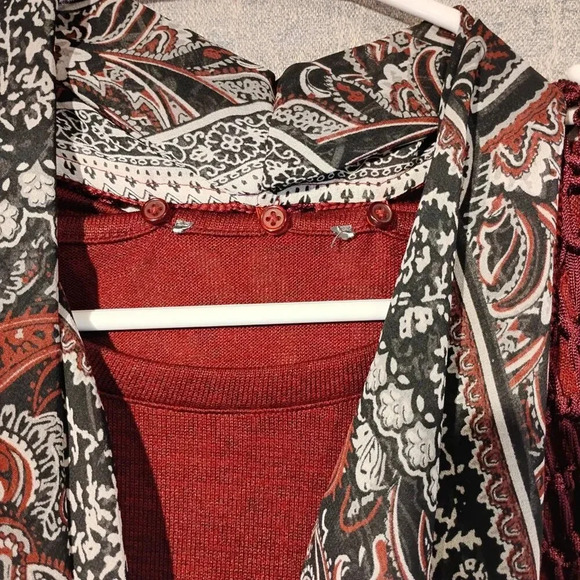 Women's  Burgundy Long Sleeve Blouse w/Detachable Fringed Scarf CK MEASUREMENTS - Picture 4 of 10